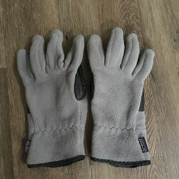 Patagonia Synch Gloves - Picture 1 of 3